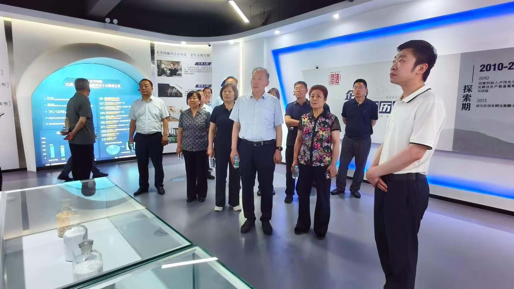 县人大常委会组织驻宁省、市人大代表赴新泰市参观考察