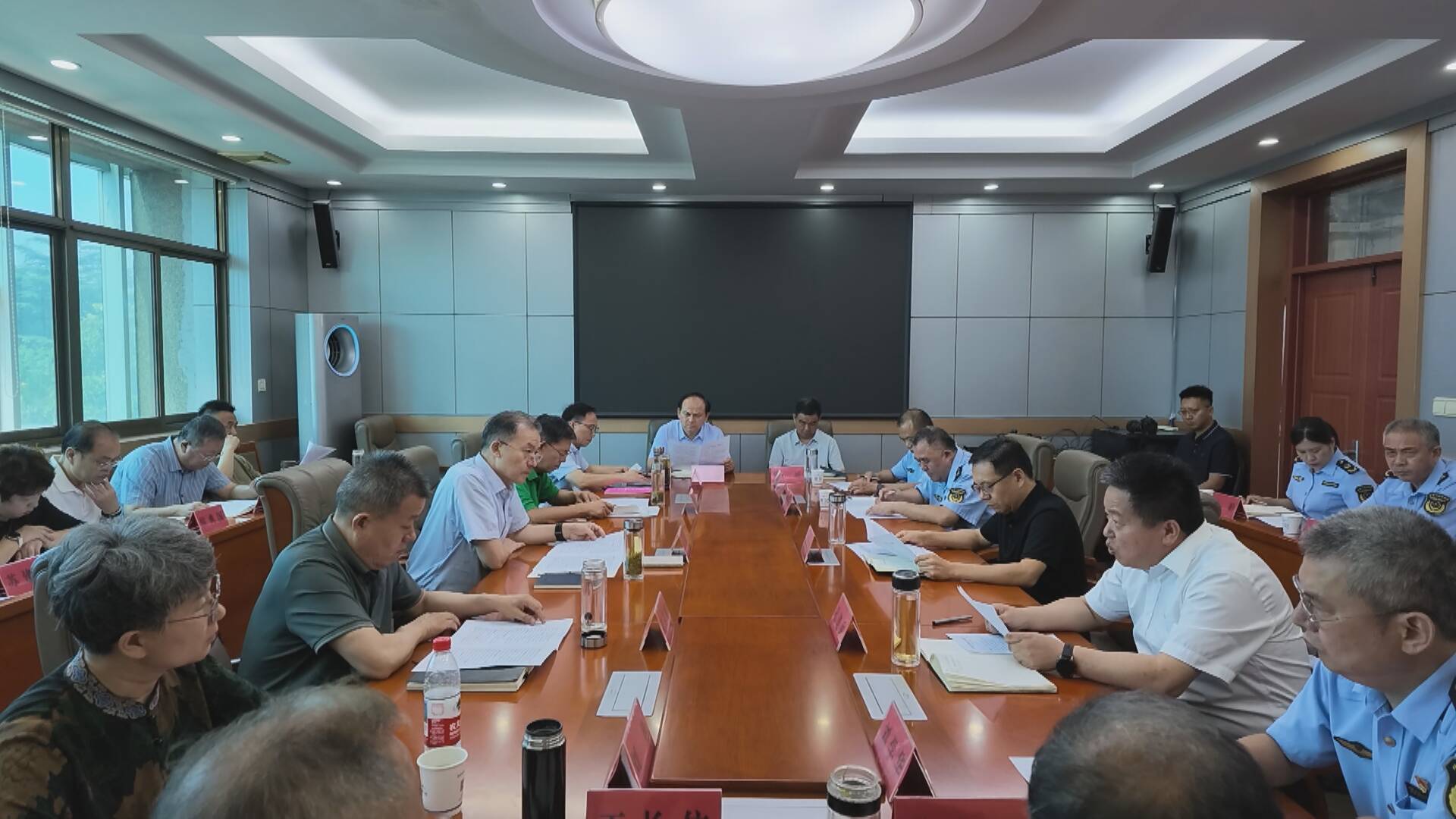 县人大常委会视察全县食品安全领域突出问题专项整治工作
